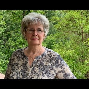 Meet your Posher, Elaine